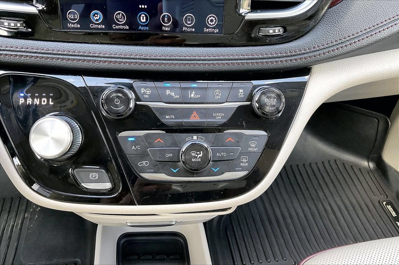 Certified 2018 Chrysler Pacifica Limited w/ Advanced Safetytec Group FWD image 19