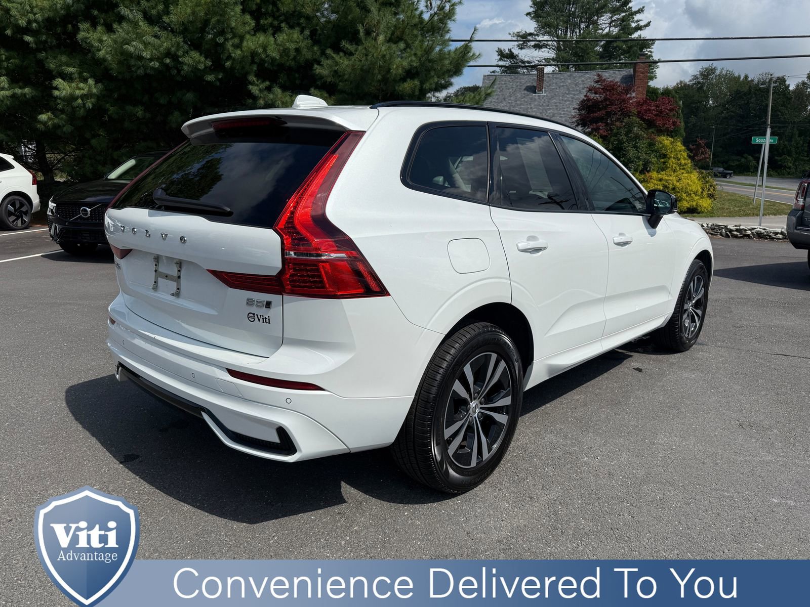Certified 2024 Volvo XC60 B5 Core image 8