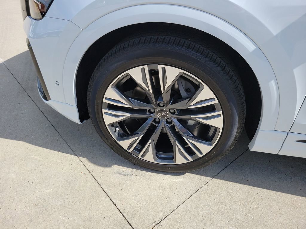 New 2026 Audi Q8 Premium Plus image 5