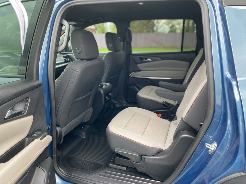Used 2024 Chevrolet Traverse LT w/ LPO, Floor Liner Package FWD image 18