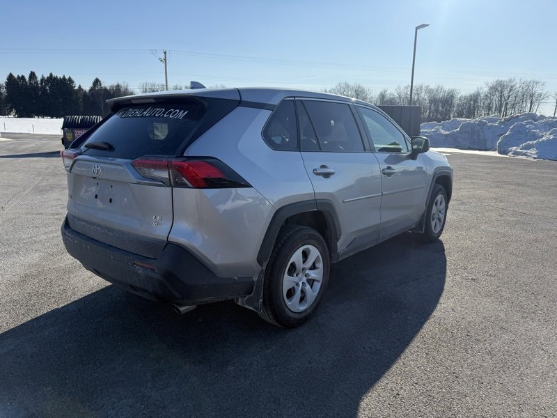 Used 2024 Toyota RAV4 LE image 6