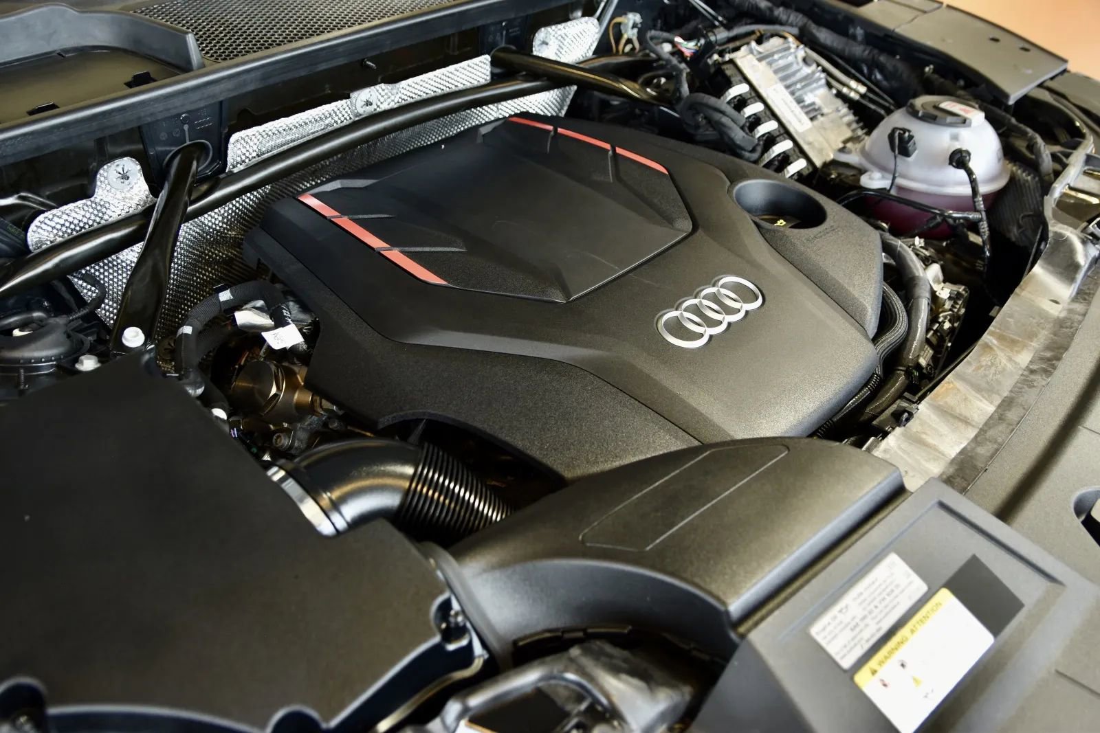 Used 2024 Audi SQ5 Premium Plus w/ S Sport Package AWD/4WD image 31