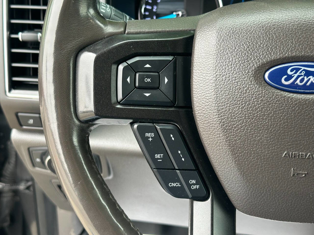 Used 2018 Ford Expedition Limited w/ Equipment Group 302A image 31