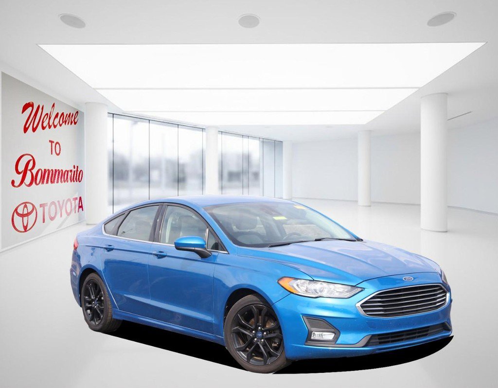 Used 2019 Ford Fusion SE w/ Equipment Group 151A image 2
