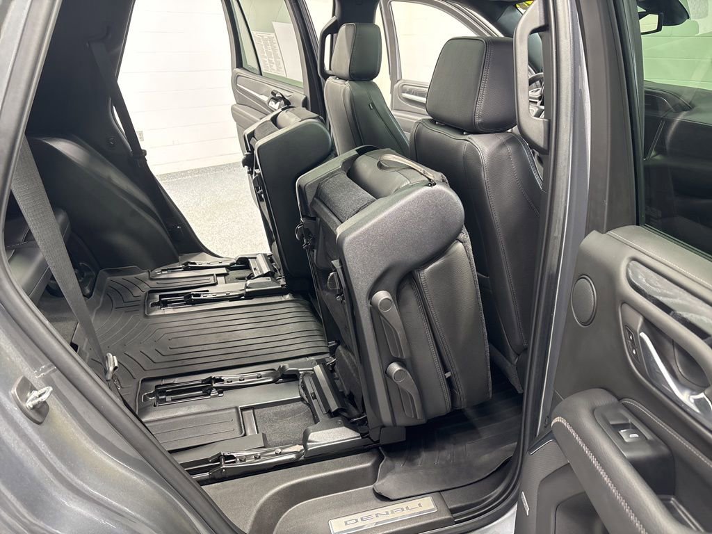 Used 2021 GMC Yukon Denali w/ LPO, Illumination Package image 44