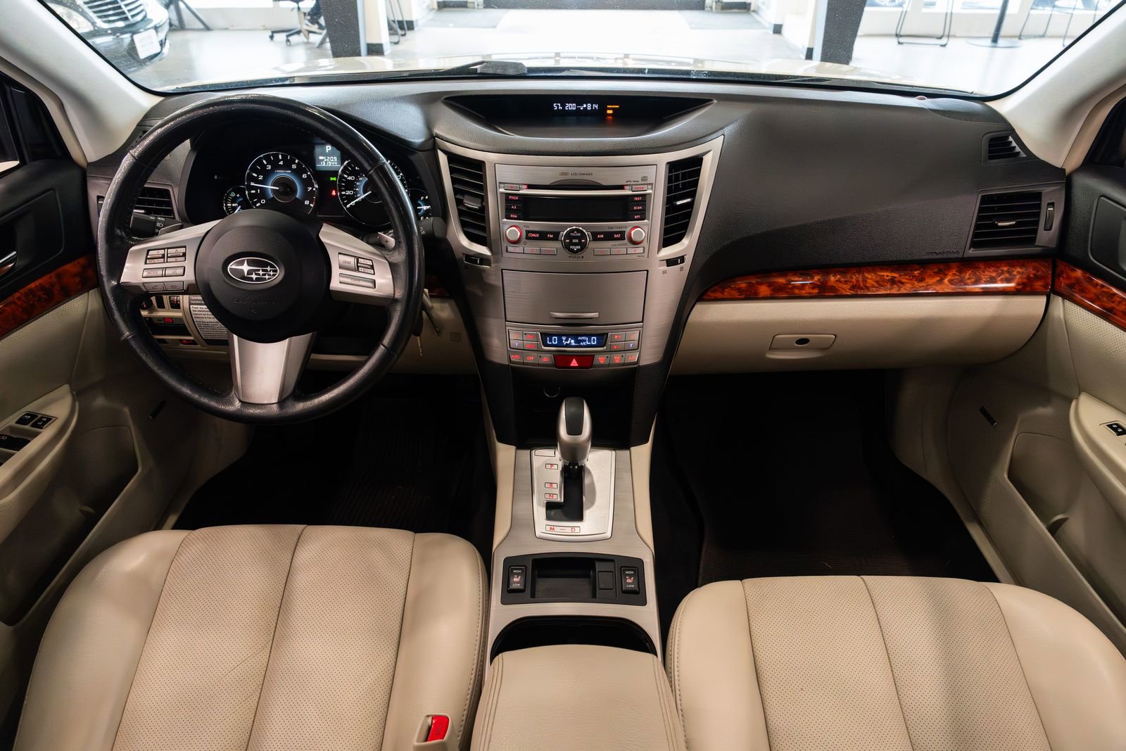 Used 2010 Subaru Outback 3.6R Limited image 9