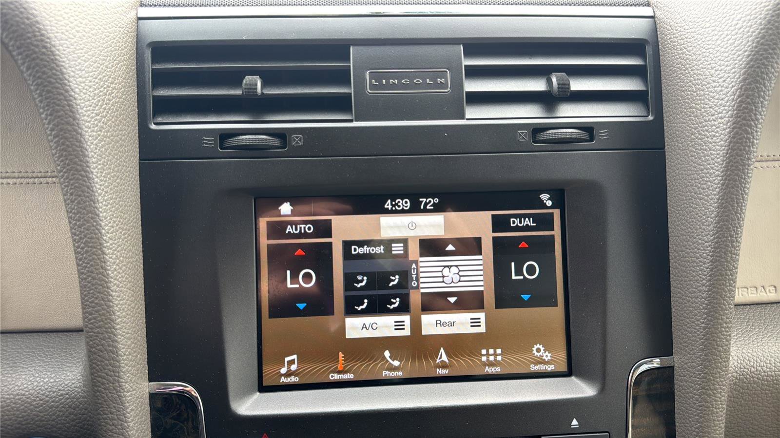 Used 2017 Lincoln Navigator Select RWD image 19