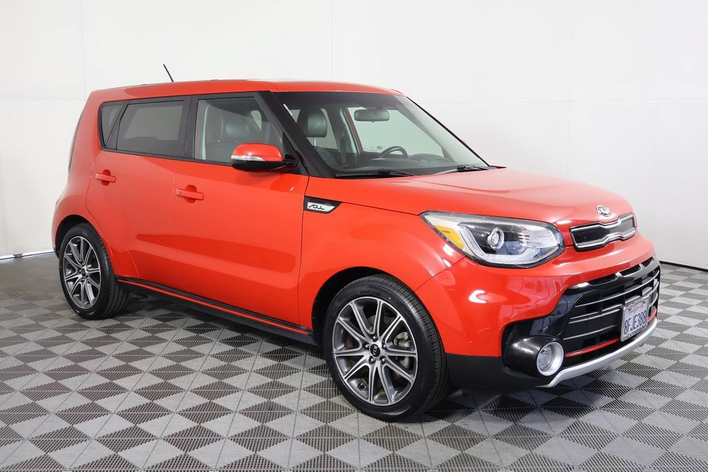 Used 2018 Kia Soul ! w/ Tech Package FWD image 3