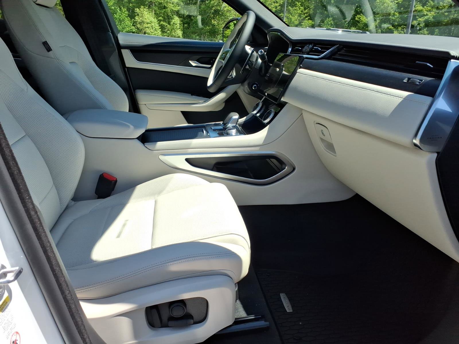 New 2026 Jaguar F-PACE R-Dynamic S AWD/4WD image 3