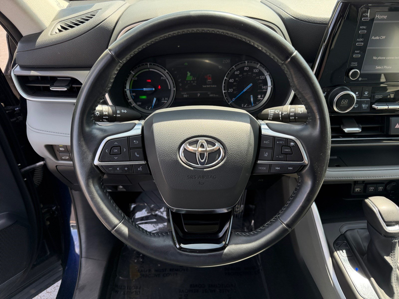 Used 2020 Toyota Highlander XLE AWD/4WD image 9
