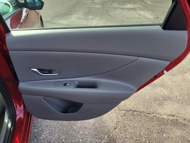 Used 2024 Hyundai Elantra SEL image 32