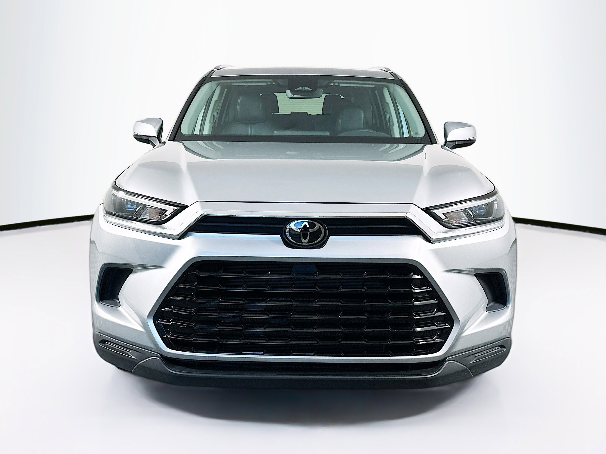 Used 2025 Toyota Grand Highlander FWD image 2