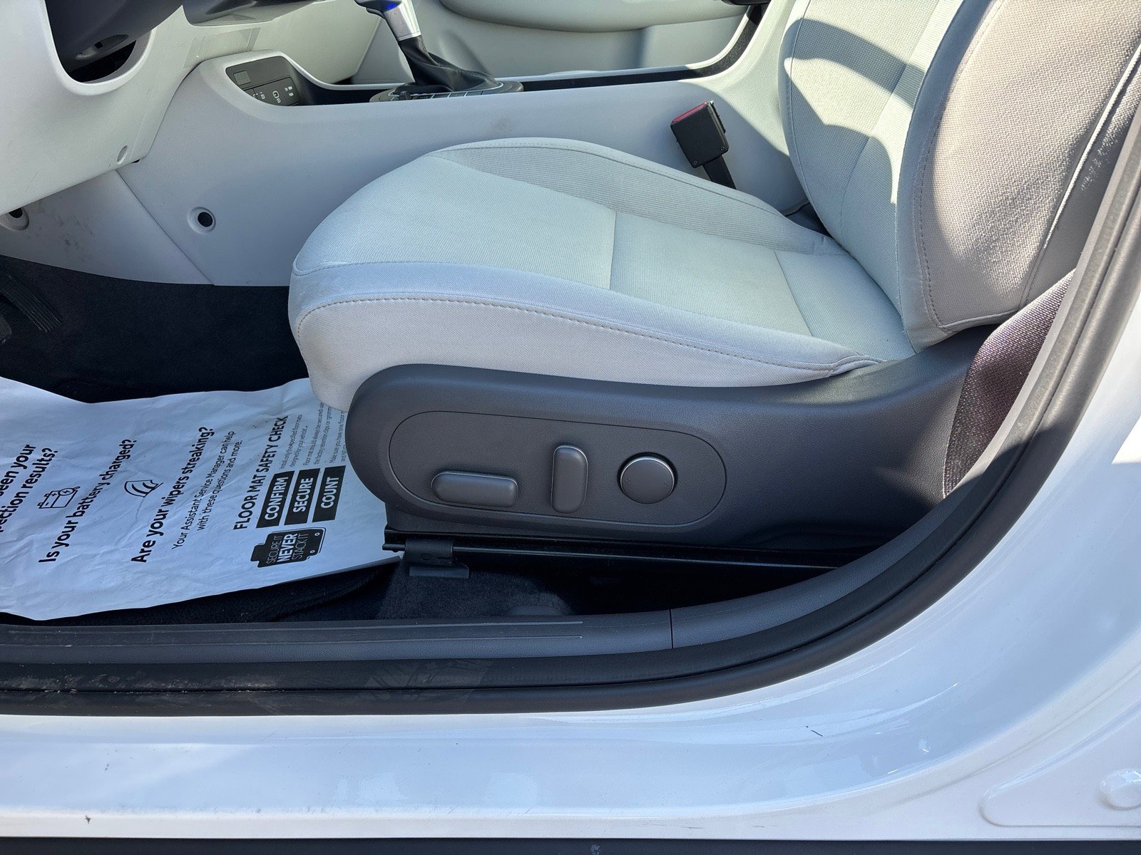 Used 2024 Hyundai Kona SEL image 13