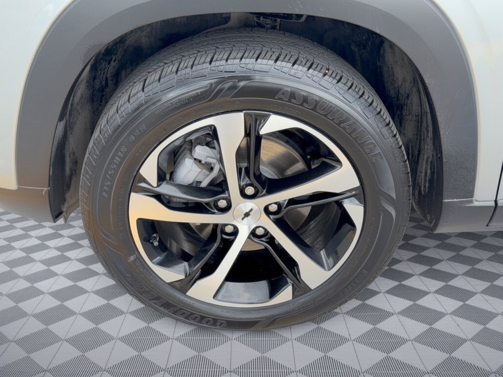 Used 2024 Chevrolet Trax RS w/ Driver Confidence Package FWD image 13