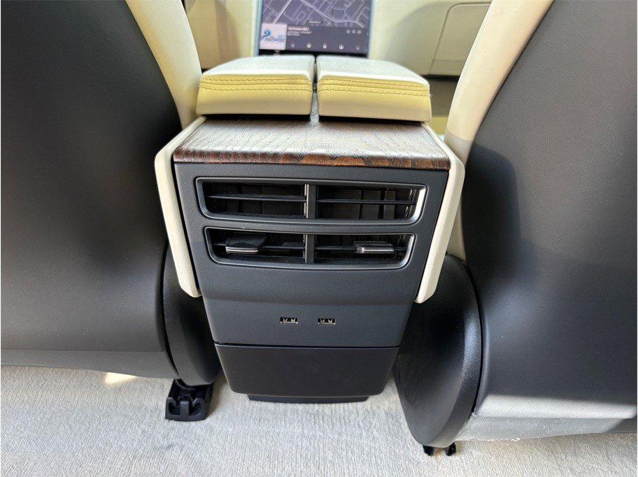 Used 2018 Tesla Model S 100D image 40