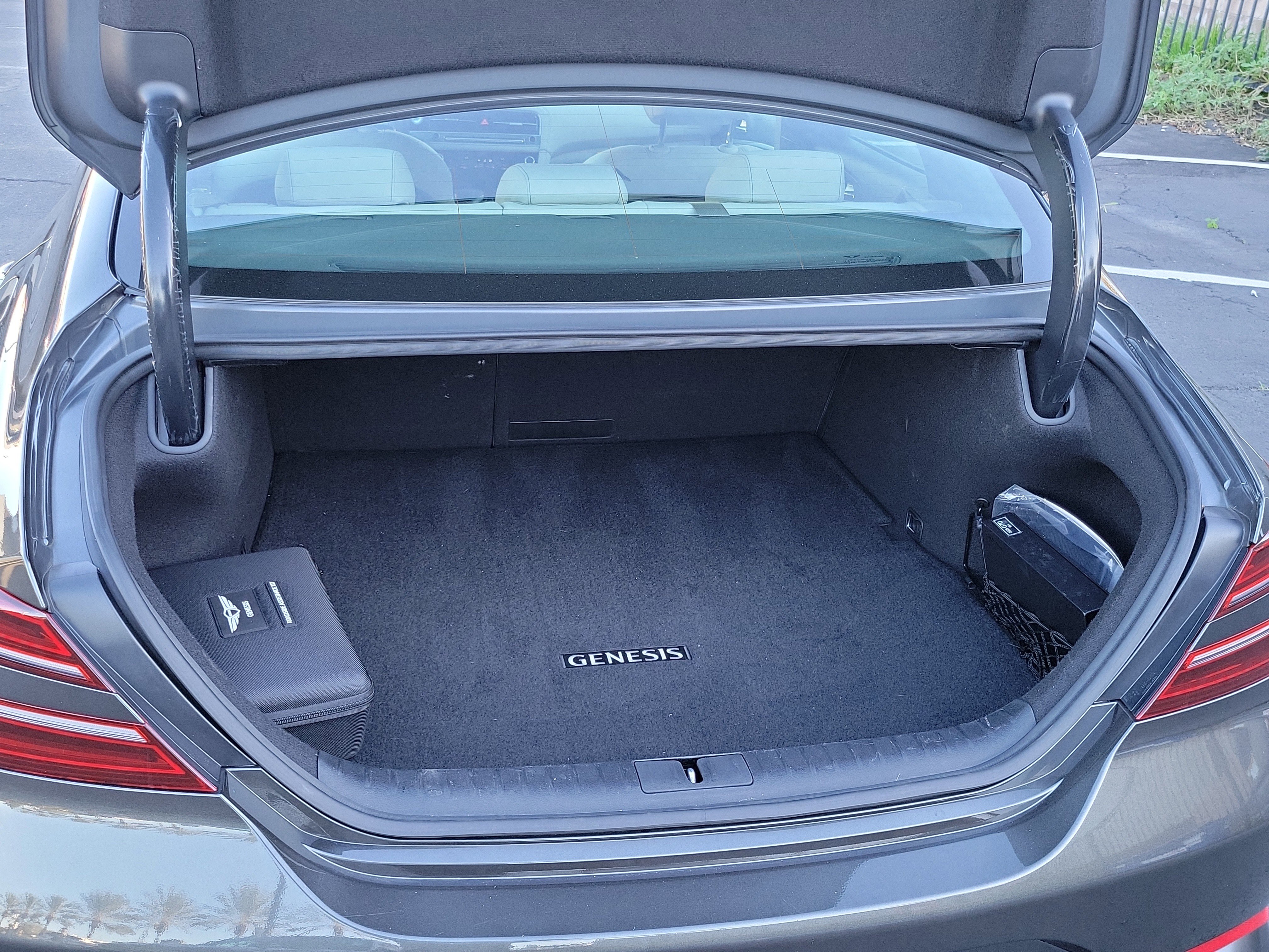 Certified 2025 Genesis G70 2.5T image 18