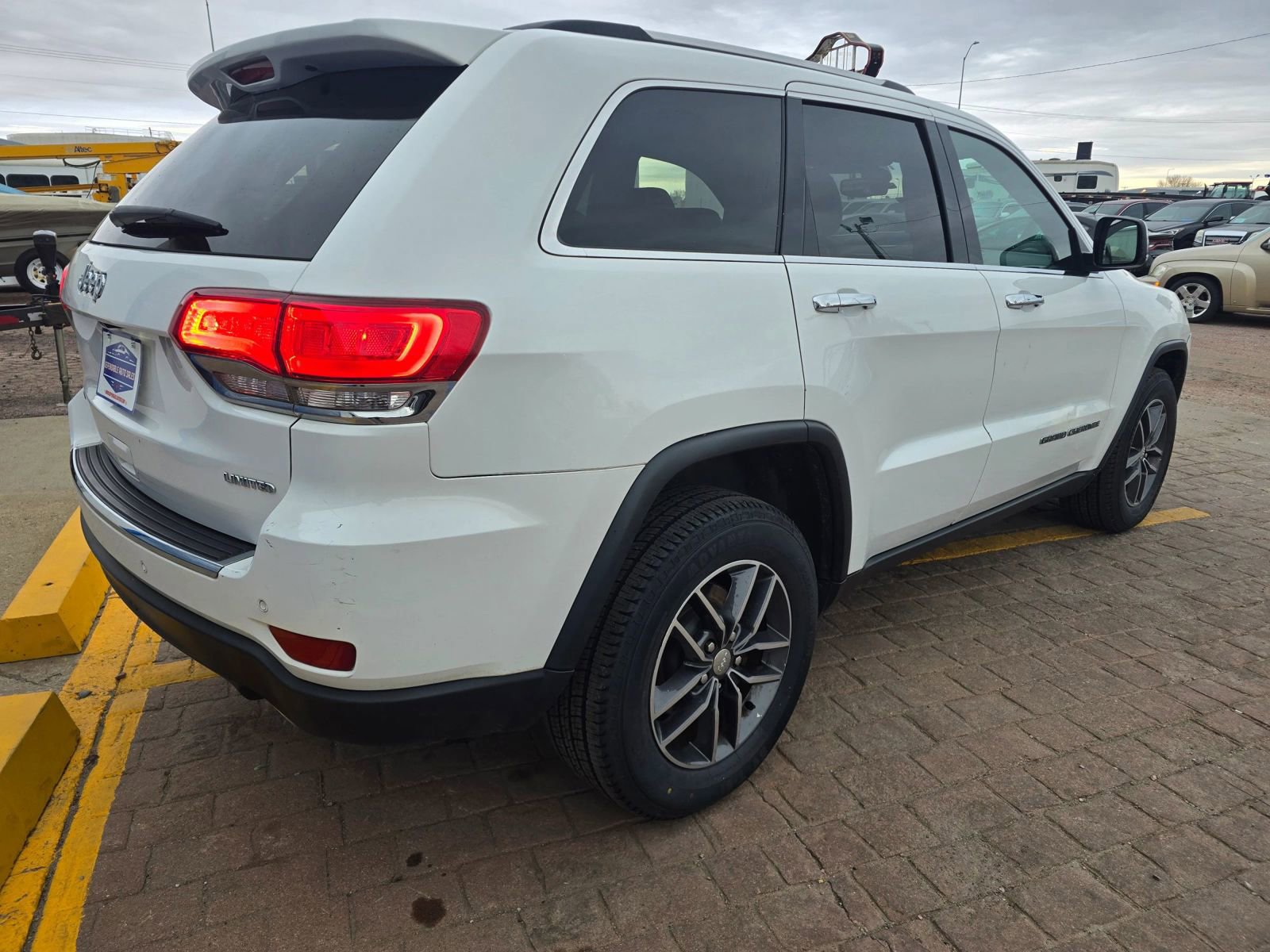 Used 2017 Jeep Grand Cherokee Limited AWD/4WD image 5