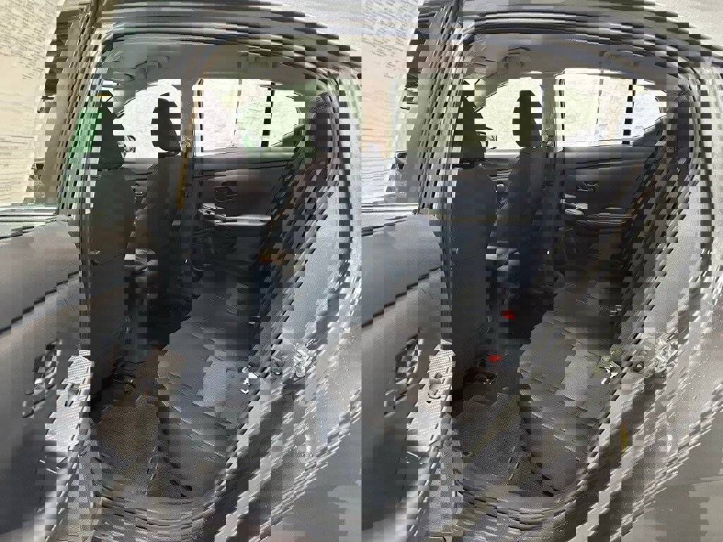 Used 2025 Nissan Sentra SV image 40