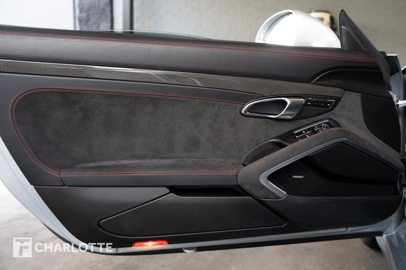 Used 2016 Porsche 911 Carrera GTS w/ GTS Interior Package RWD image 18