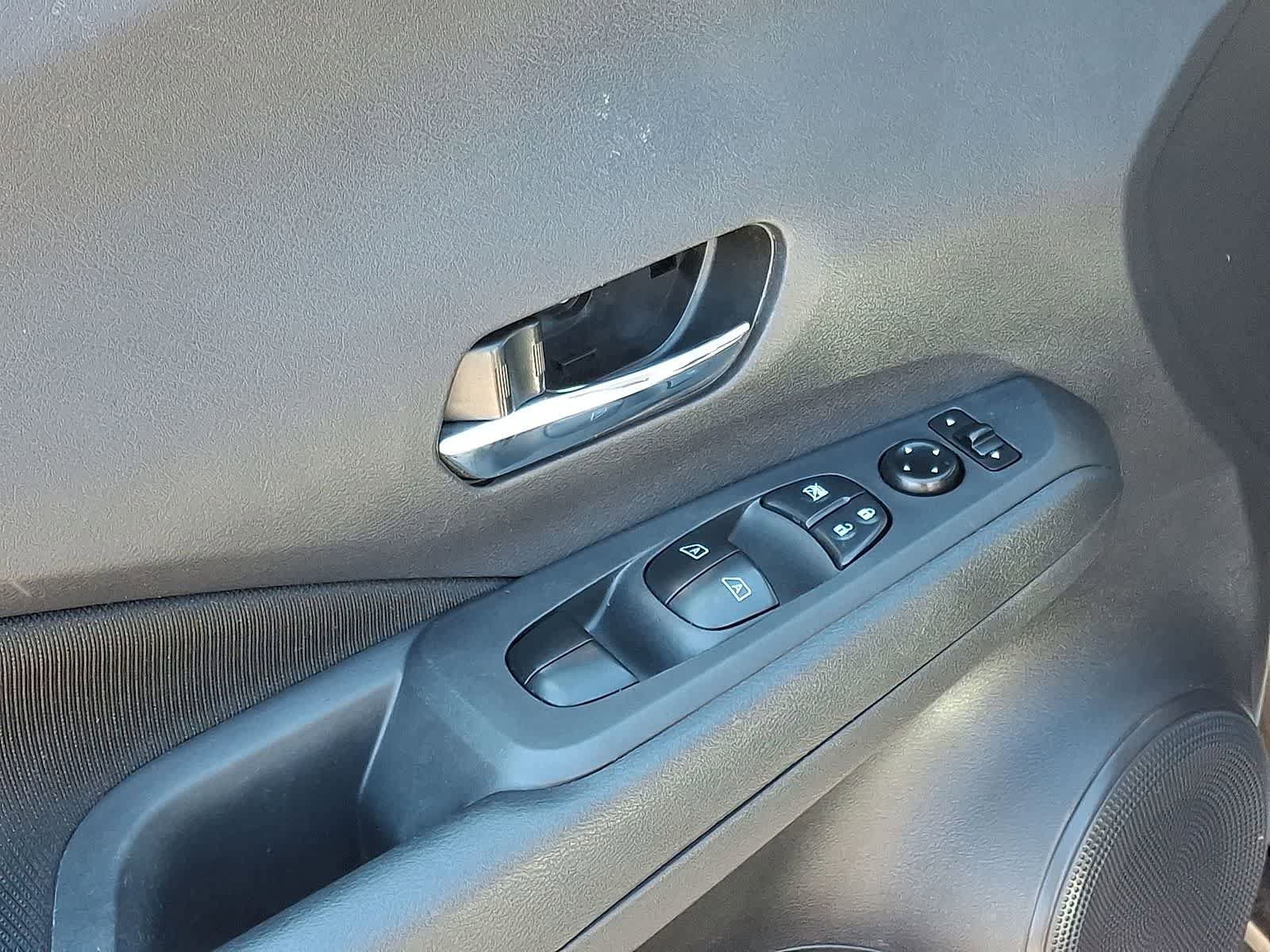 Used 2023 Nissan Kicks SV image 27