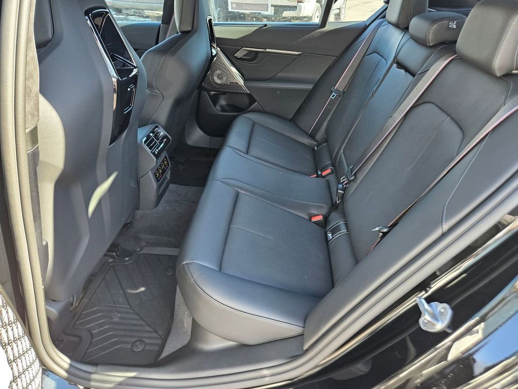 New 2026 BMW M5 w/ Carbon Package image 19