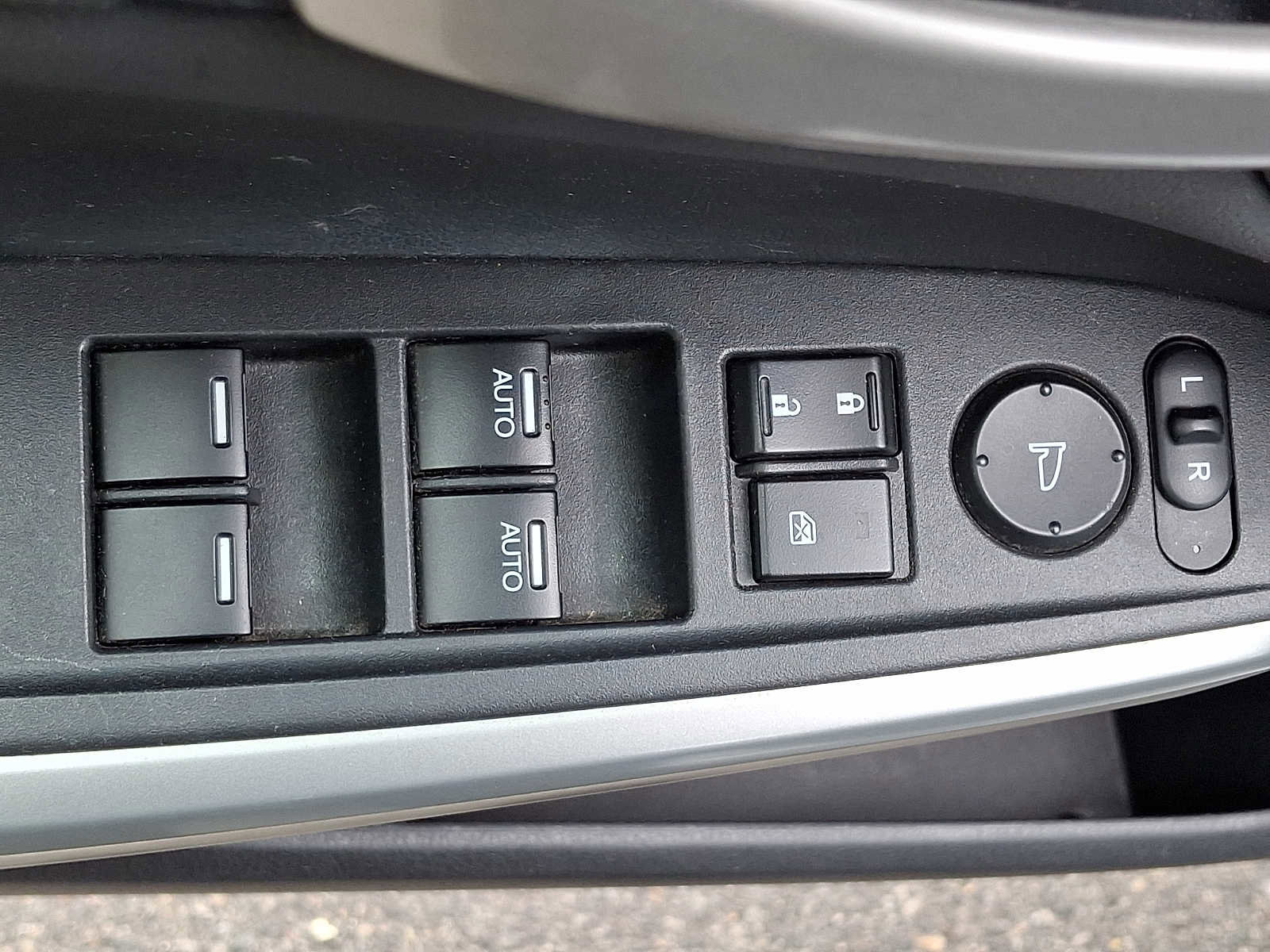 Used 2009 Honda Accord EX-L image 26