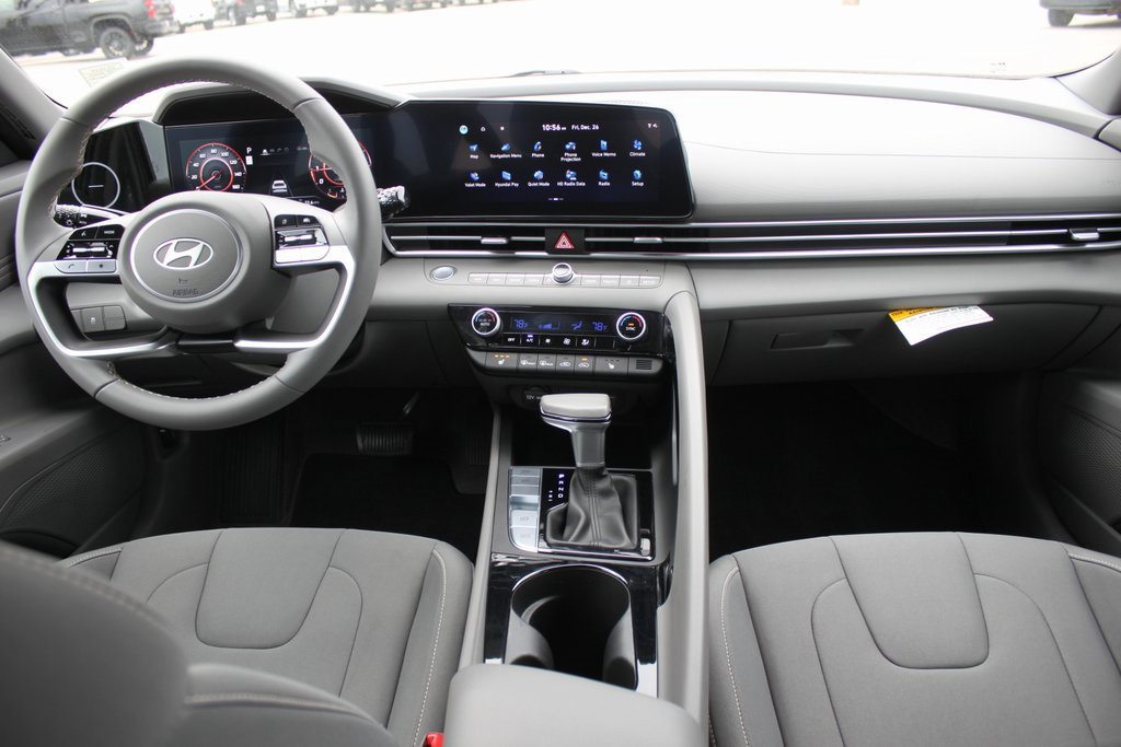 Used 2024 Hyundai Elantra SEL w/ Convenience Package image 7