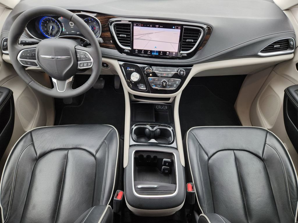 Used 2024 Chrysler Pacifica Limited image 32