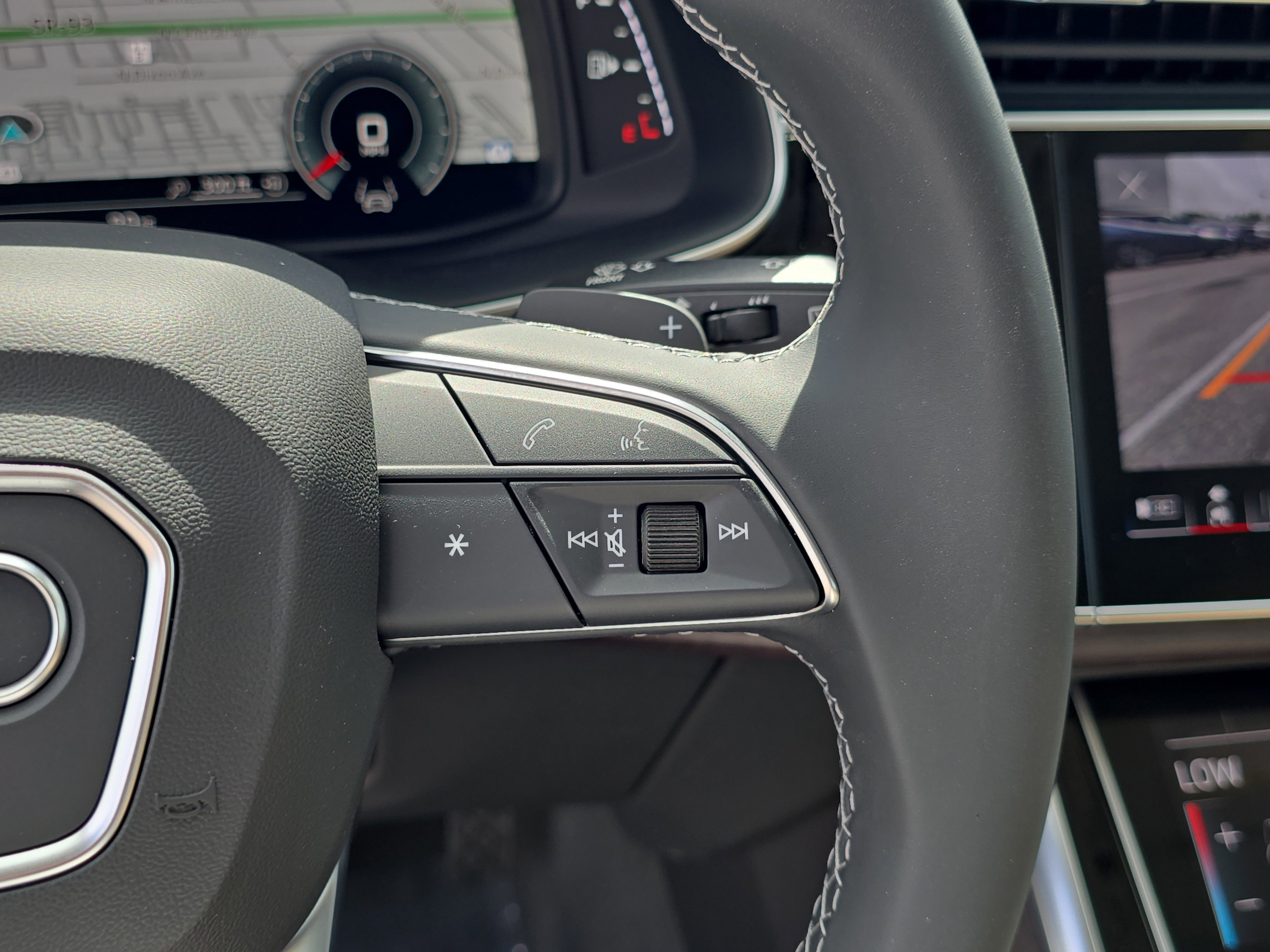 New 2025 Audi Q8 Premium Plus image 31