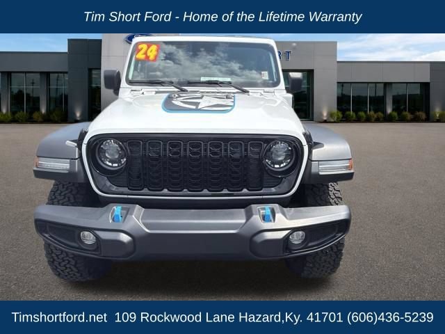 Used 2024 Jeep Wrangler Unlimited AWD/4WD image 2
