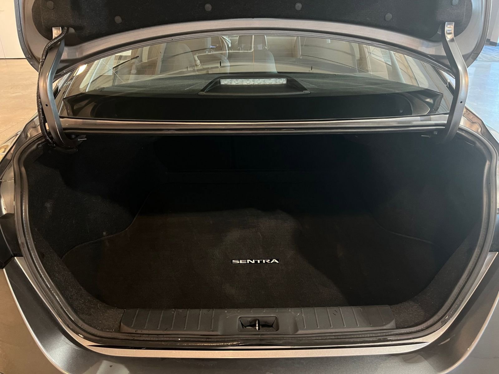 Used 2025 Nissan Sentra SV image 30