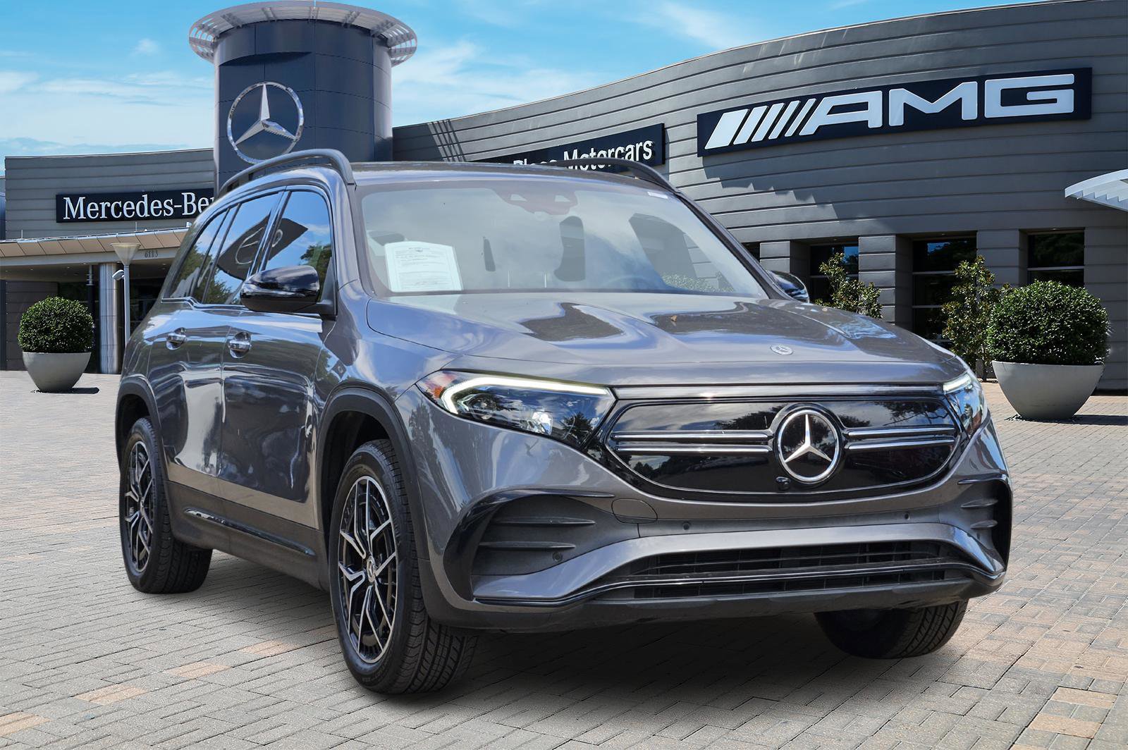 Certified 2023 Mercedes-Benz EQB 300 4MATIC image 2