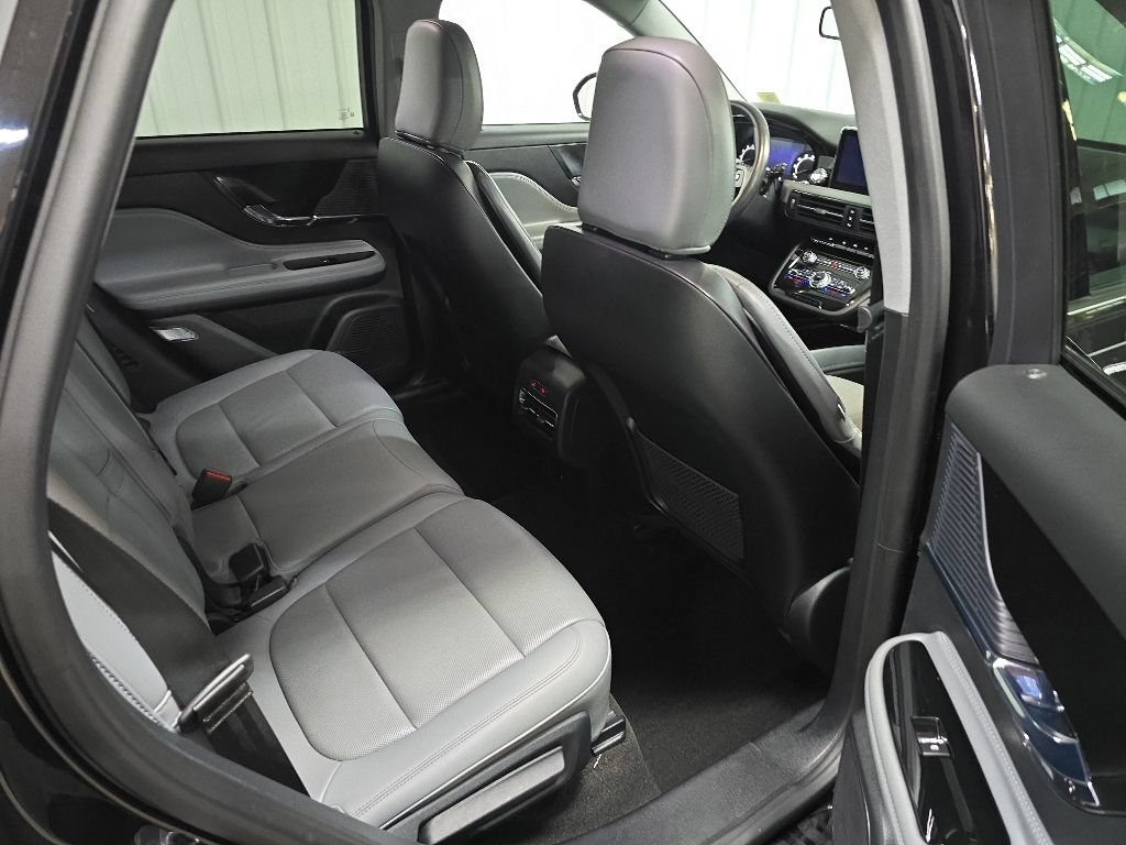 Used 2021 Lincoln Corsair AWD w/ Premium Package image 21