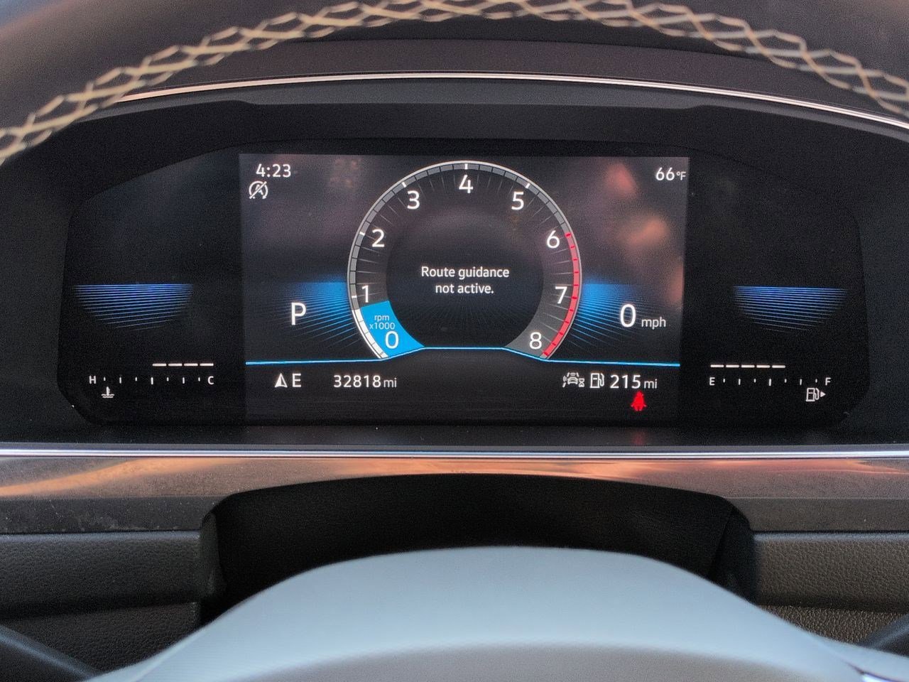 Used 2023 Volkswagen Tiguan SE R-Line image 13