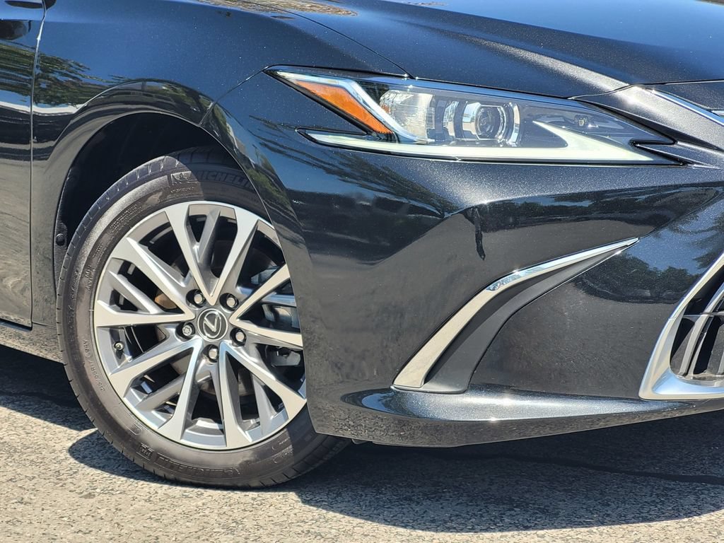 Used 2024 Lexus ES 350 w/ Accessory Package (Z2) FWD image 4
