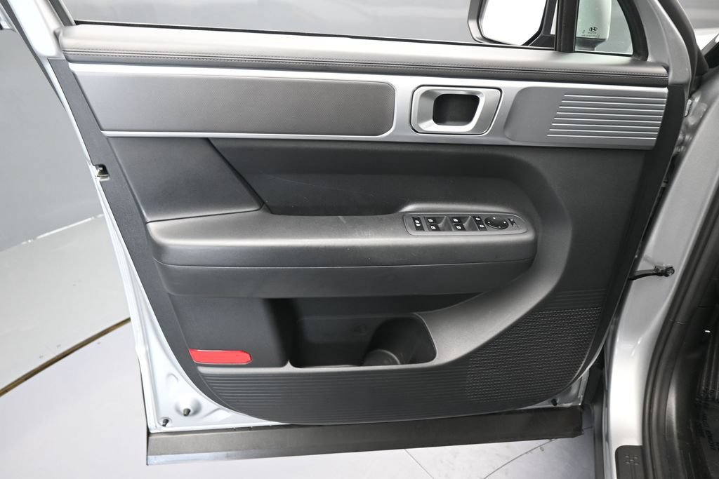 Used 2025 Hyundai Santa Fe SE FWD image 13