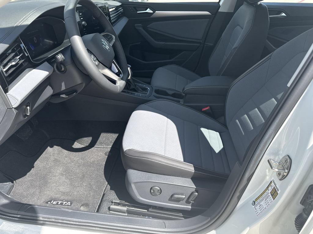 New 2026 Volkswagen Jetta SE FWD image 14