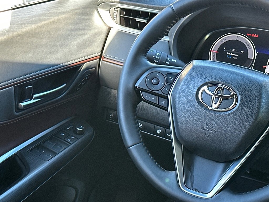 Used 2024 Toyota Venza Limited image 19