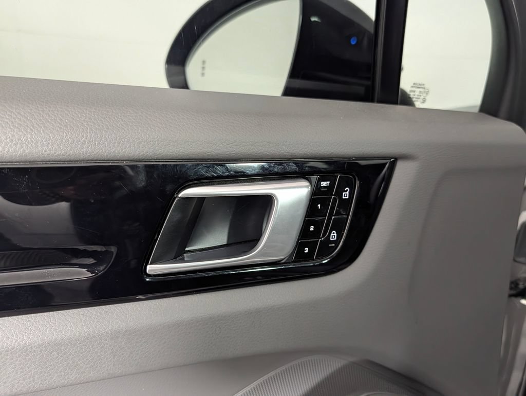Certified 2021 Porsche Cayenne S AWD/4WD image 24