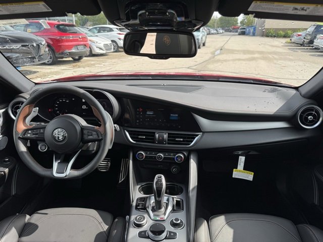 New 2025 Alfa Romeo Giulia AWD w/ Driving Assist Package image 11