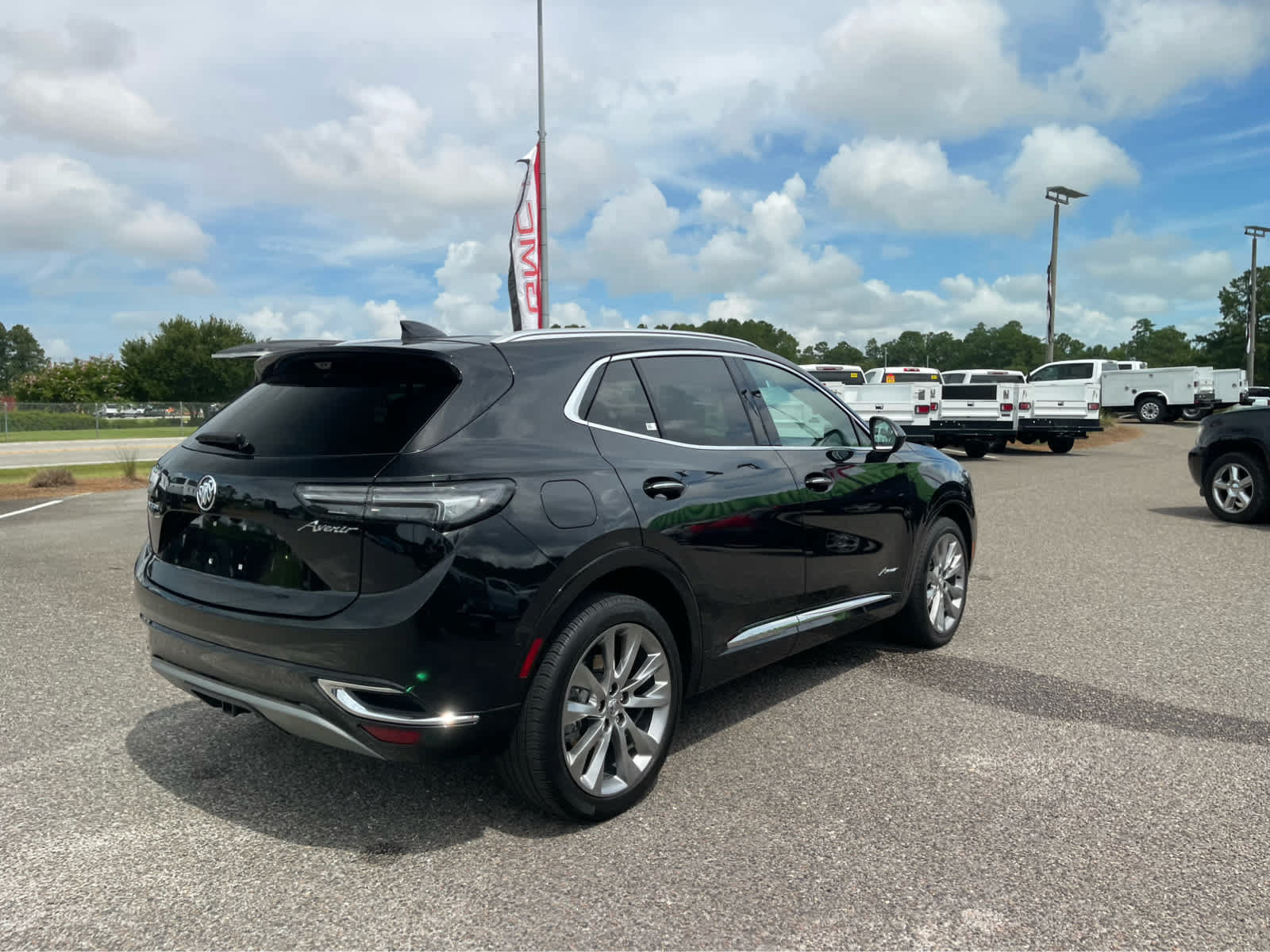 Used 2022 Buick Envision Avenir w/ Technology Package II FWD image 8
