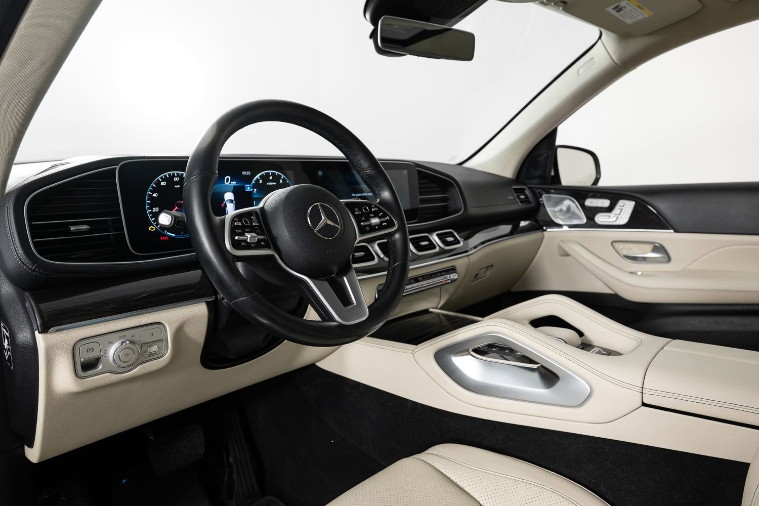 Used 2021 Mercedes-Benz GLS 450 4MATIC image 12