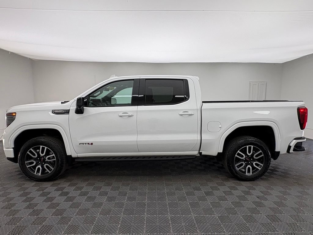 Used 2024 GMC Sierra 1500 AT4 w/ AT4 Premium Package AWD/4WD image 12