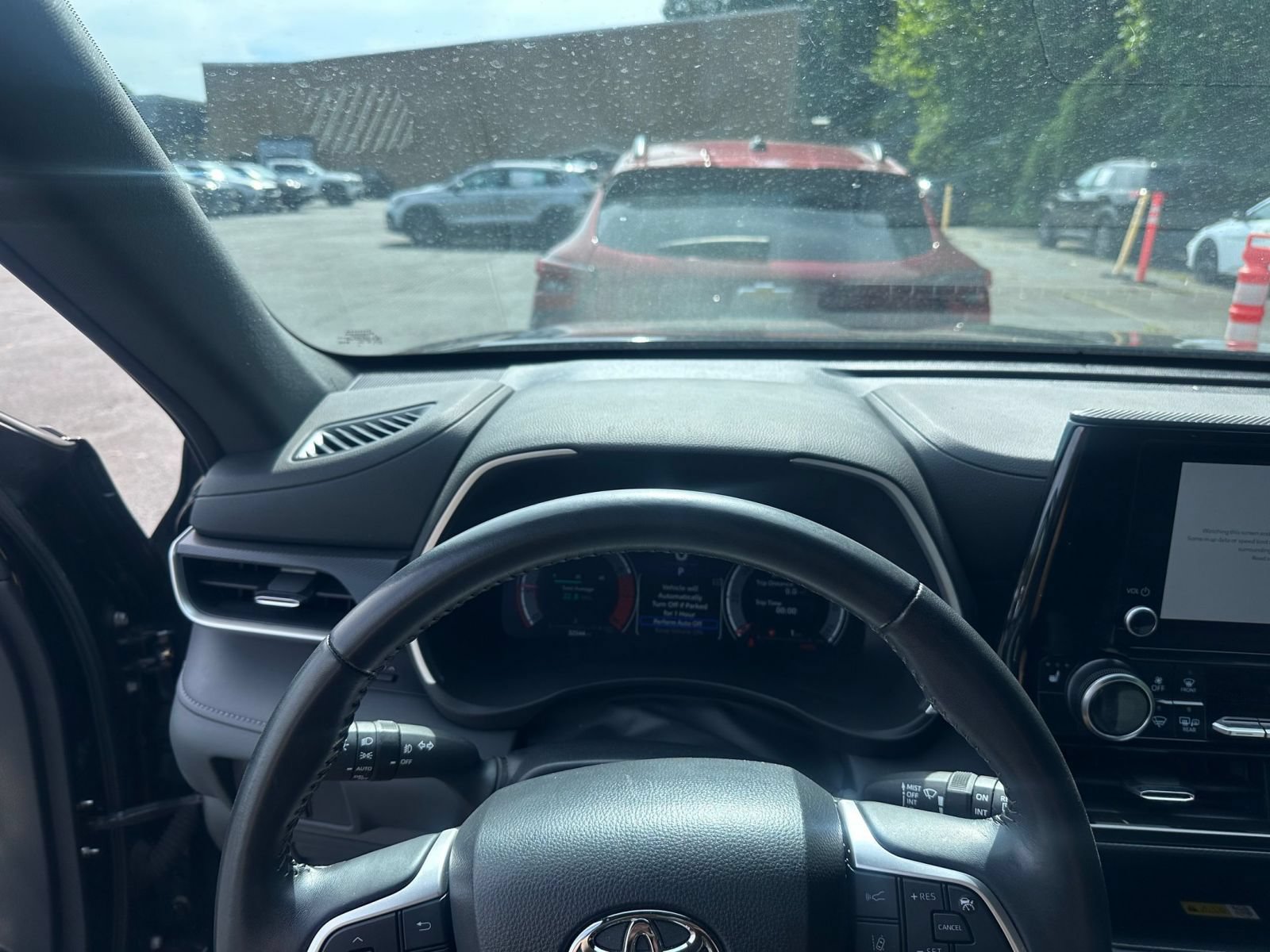 Used 2025 Toyota Highlander XSE AWD/4WD image 21