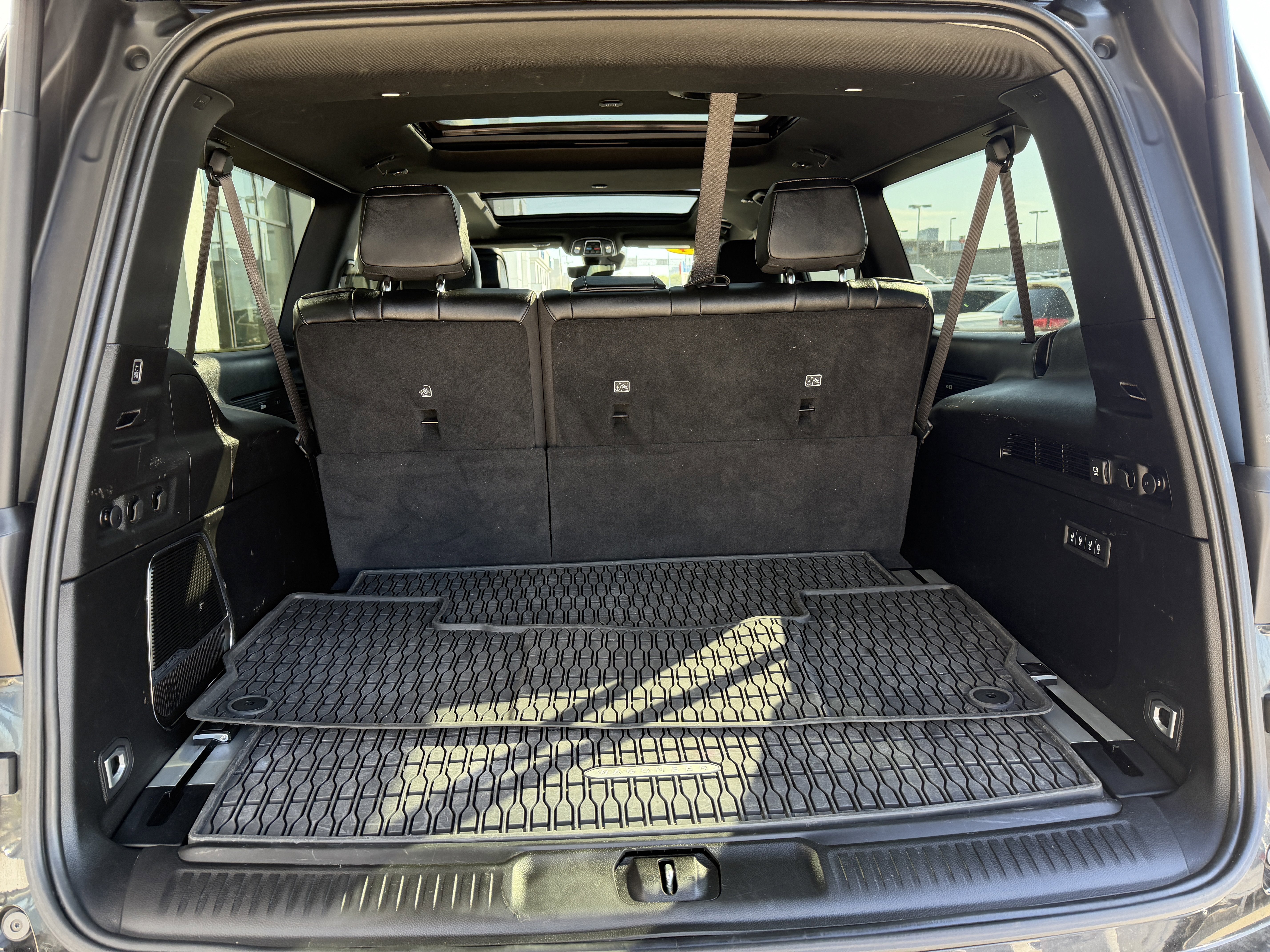 Used 2024 Jeep Wagoneer L Series III w/ Premium Group I image 10