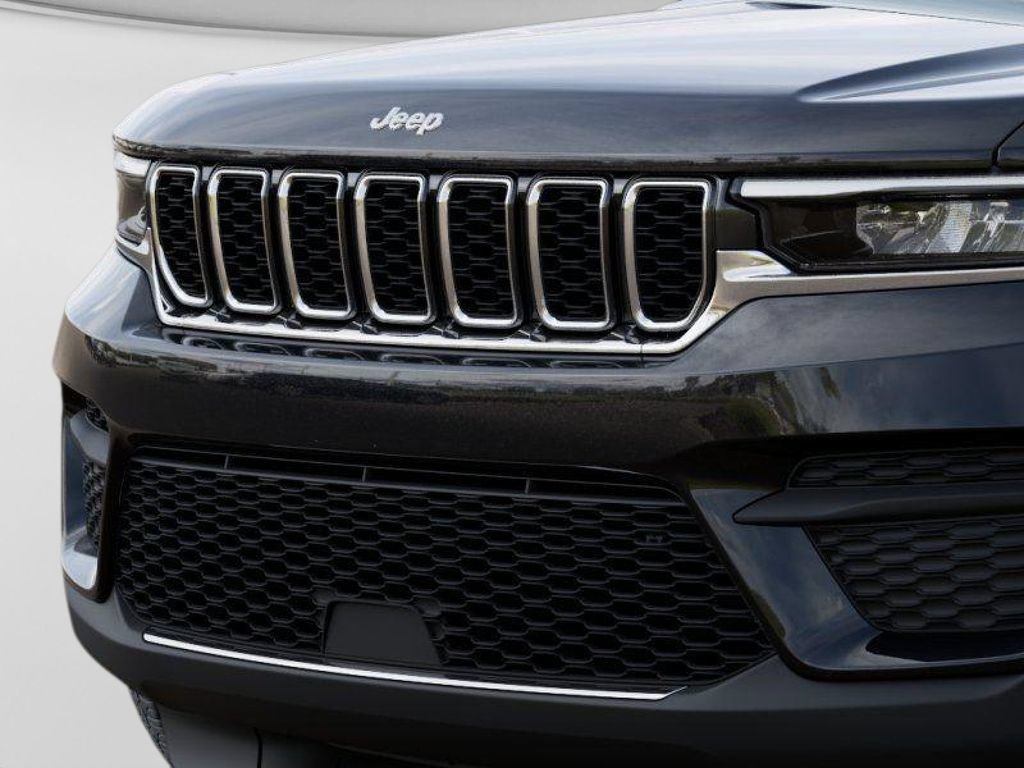 New 2025 Jeep Grand Cherokee Laredo AWD/4WD image 11