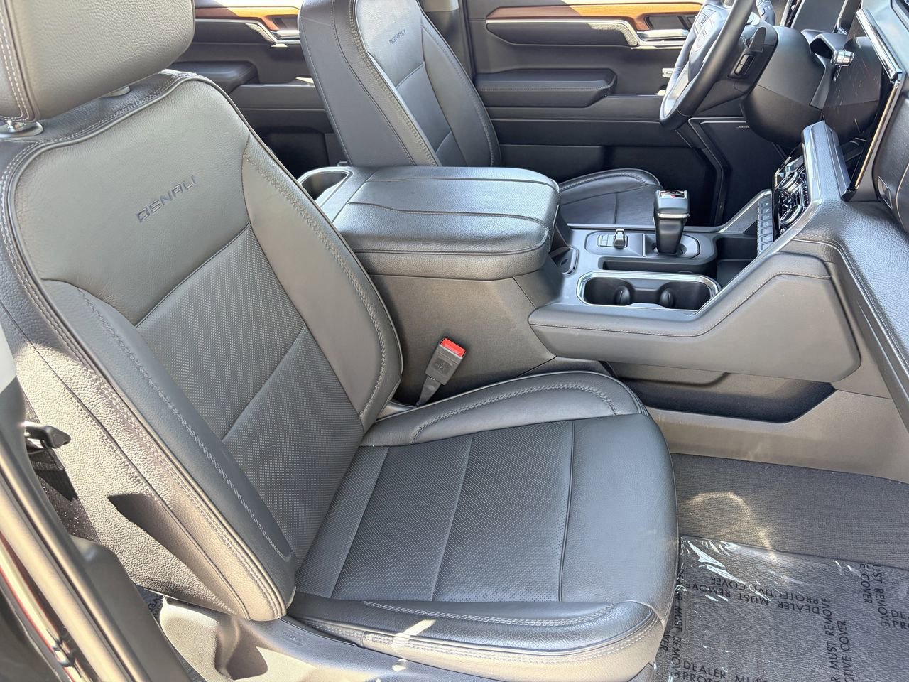 Used 2023 GMC Sierra 1500 Denali w/ Technology Package AWD/4WD image 10