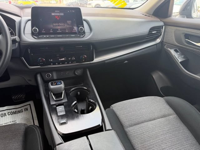 Certified 2022 Nissan Rogue SV FWD image 32
