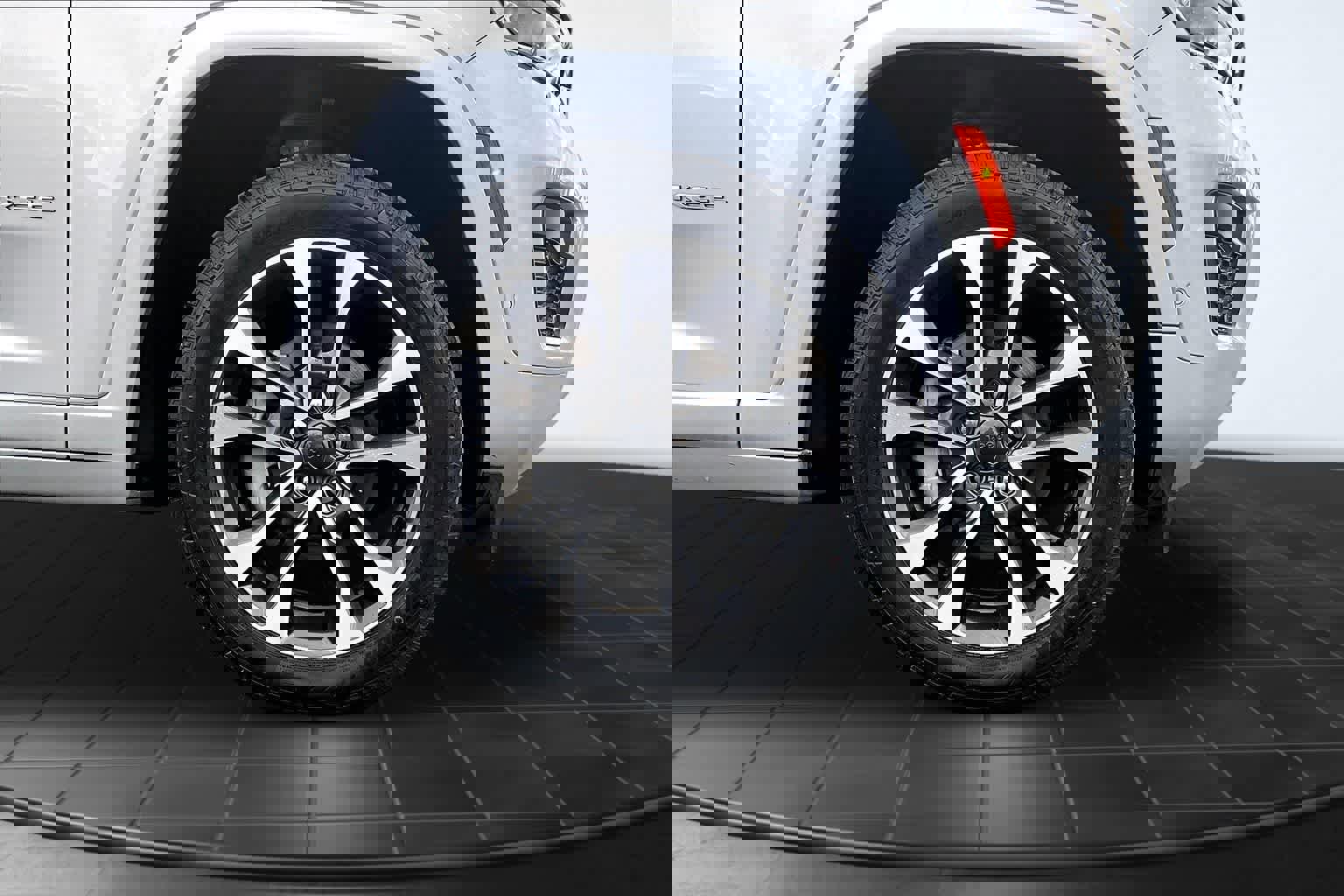 Used 2024 Jeep Grand Cherokee Overland image 34