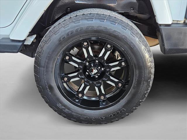 Used 2017 Jeep Wrangler Unlimited Sahara image 16